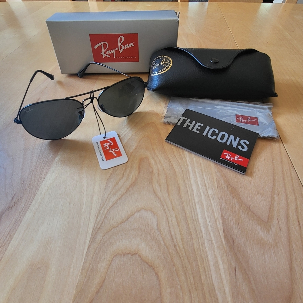 Ray-Ban Classic Black Aviator Sunglasses
